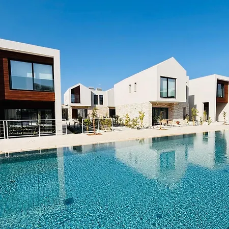 Avalon Gardens Pink&blue With Swimming Pools Sauna Restaurant Gym Emba