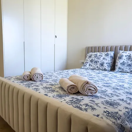 Avalon Gardens Pink&blue With Swimming Pools Sauna Restaurant Gym Villa